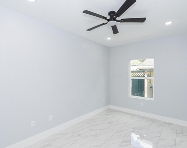 6513 Avenue B - Photo Thumbnail 17