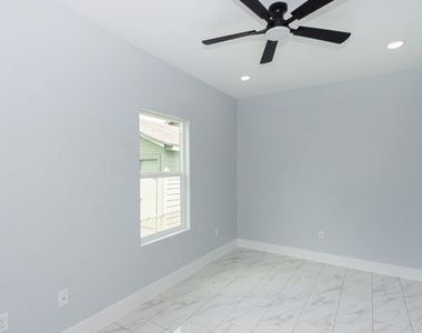 6513 Avenue B - Photo Thumbnail 13
