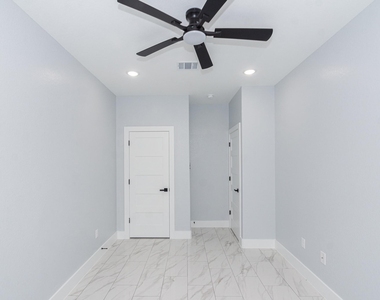 6513 Avenue B - Photo Thumbnail 19