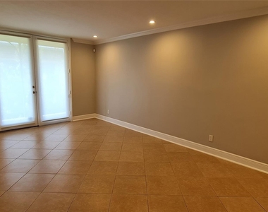 3300 Yorktown Street - Photo Thumbnail 2