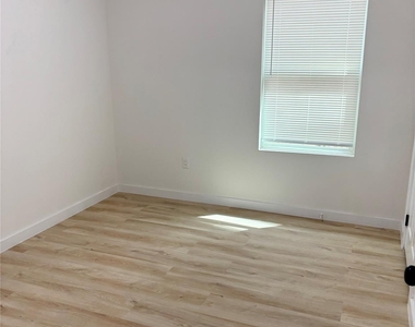 9711 Pelsey A-b Street - Photo Thumbnail 8