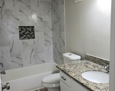 11710 Southlake Drive - Photo Thumbnail 18