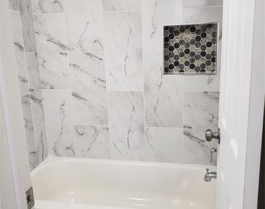 11710 Southlake Drive - Photo Thumbnail 15