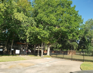 11710 Southlake Drive - Photo Thumbnail 22