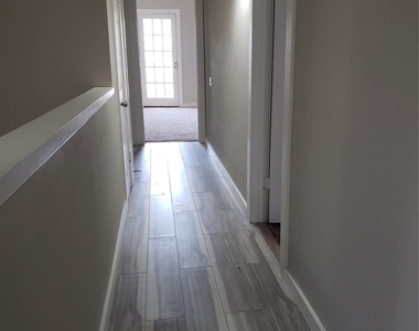 11710 Southlake Drive - Photo Thumbnail 10