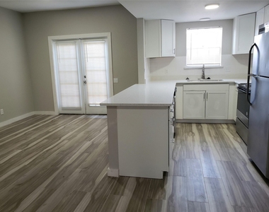 11710 Southlake Drive - Photo Thumbnail 5