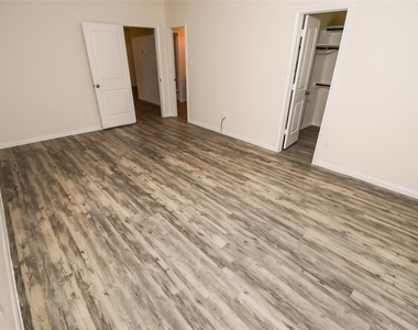 2615 Verano Drive - Photo Thumbnail 7