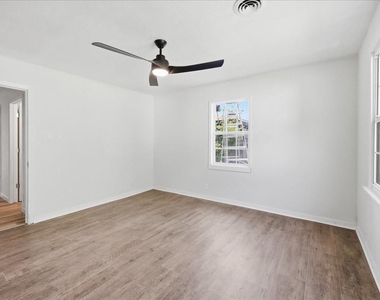 519 S 13th Street - Photo Thumbnail 9
