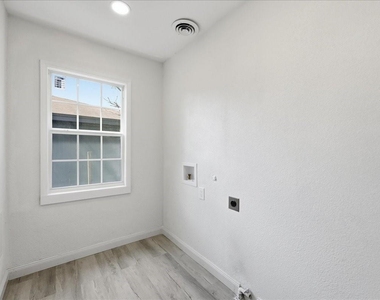 519 S 13th Street - Photo Thumbnail 11