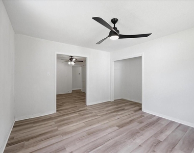 519 S 13th Street - Photo Thumbnail 7