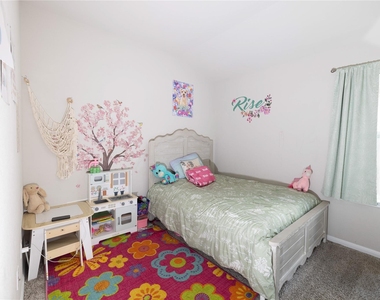 7155 Blue Oak - Photo Thumbnail 9