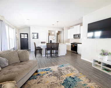 7155 Blue Oak - Photo Thumbnail 3