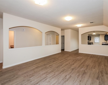 5538 Plantation Forest Drive - Photo Thumbnail 5