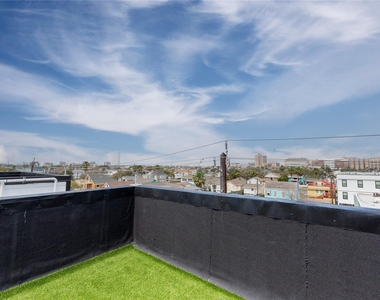 805 Avenue K - Photo Thumbnail 16