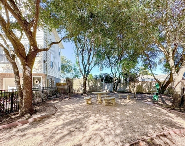 3001 Murworth Drive - Photo Thumbnail 42