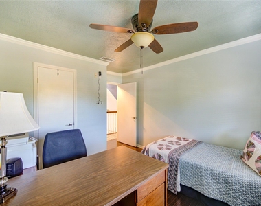 22526 Cove Hollow Drive - Photo Thumbnail 21