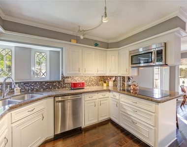 22526 Cove Hollow Drive - Photo Thumbnail 3