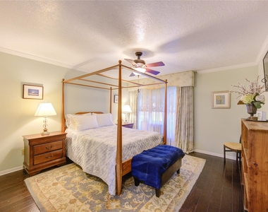 22526 Cove Hollow Drive - Photo Thumbnail 11