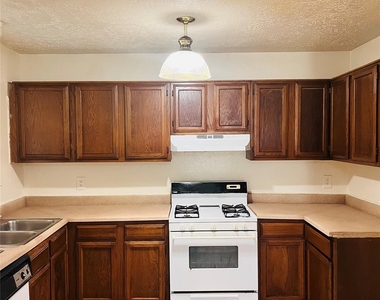 16633 Gold Ridge Lane - Photo Thumbnail 5