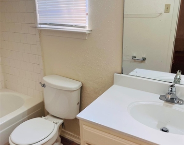 16633 Gold Ridge Lane - Photo Thumbnail 17