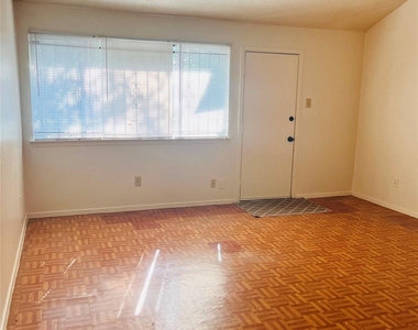 16633 Gold Ridge Lane - Photo Thumbnail 7