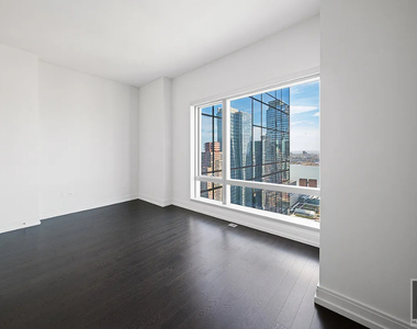 10th Avenue - Photo Thumbnail 1
