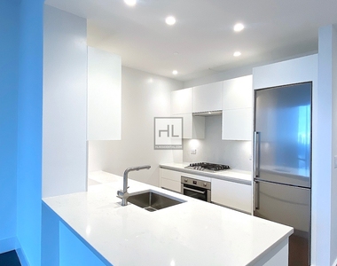 East 44th Street - Photo Thumbnail 1