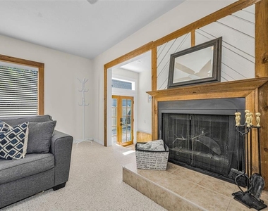 525 Bay Street - Photo Thumbnail 7