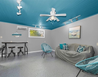 525 Bay Street - Photo Thumbnail 30