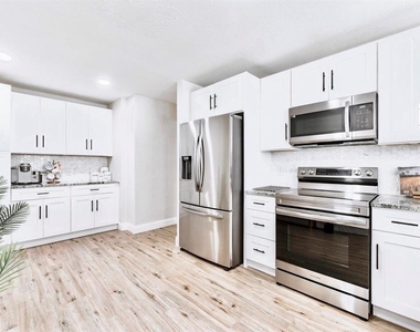 6220 Interbay - Photo Thumbnail 3