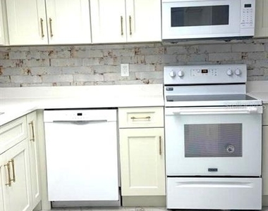 610 Indian Rocks Road N - Photo Thumbnail 2