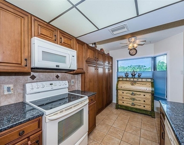 1324 Pasadena Avenue S - Photo Thumbnail 6