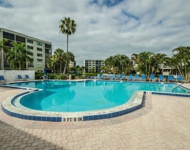1324 Pasadena Avenue S - Photo Thumbnail 29