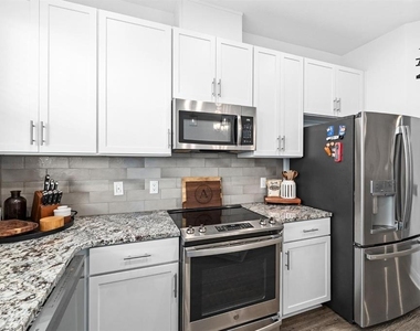 2444 Foggy Creek Circle - Photo Thumbnail 8