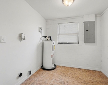 4923 S 82nd Street - Photo Thumbnail 23