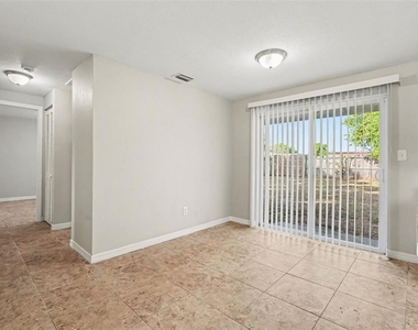 4923 S 82nd Street - Photo Thumbnail 12