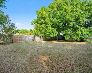 4923 S 82nd Street - Photo Thumbnail 26