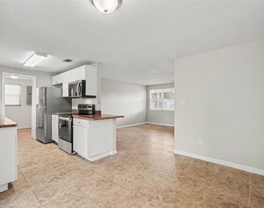 4923 S 82nd Street - Photo Thumbnail 11