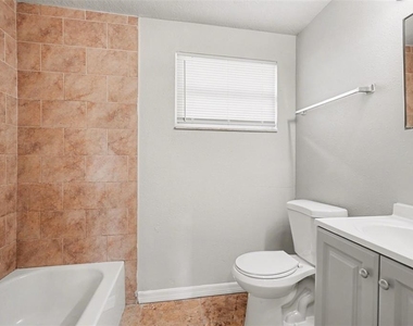 4923 S 82nd Street - Photo Thumbnail 21