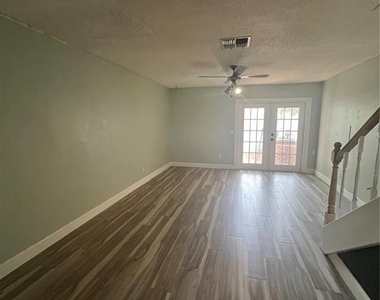 11359 Stratton Park Drive - Photo Thumbnail 3