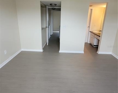 122 N Kings Avenue - Photo Thumbnail 9