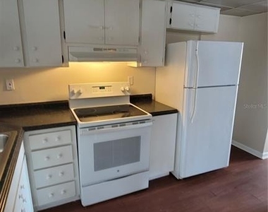122 N Kings Avenue - Photo Thumbnail 2