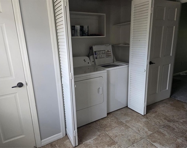 10342 Carrollwood Lane - Photo Thumbnail 6