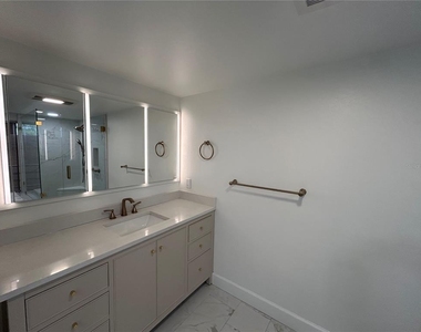 6260 Kipps Colony Court - Photo Thumbnail 35