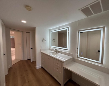 6260 Kipps Colony Court - Photo Thumbnail 32