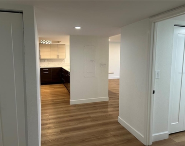 6260 Kipps Colony Court - Photo Thumbnail 4