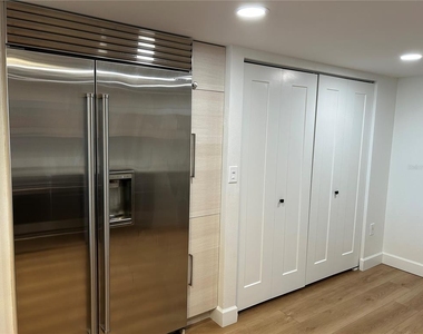 6260 Kipps Colony Court - Photo Thumbnail 7