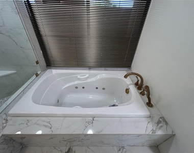 6260 Kipps Colony Court - Photo Thumbnail 36
