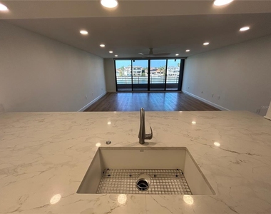 6260 Kipps Colony Court - Photo Thumbnail 10
