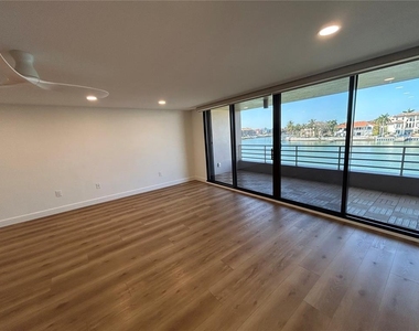 6260 Kipps Colony Court - Photo Thumbnail 14